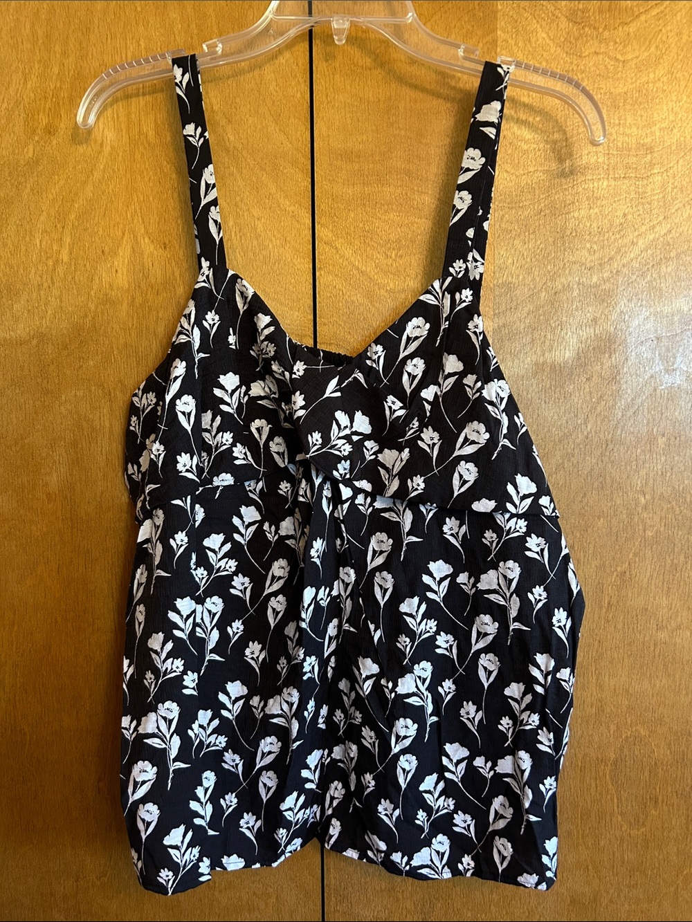 Simply Vera Vera Wang Black Floral Tank Top with White Flower Print